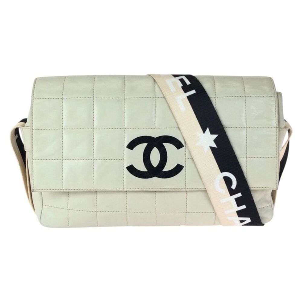 Chanel Vintage Lambskin Chocolate Bar Shoulder Bag